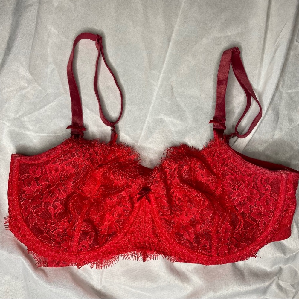 Victoria’s Secret lace bra